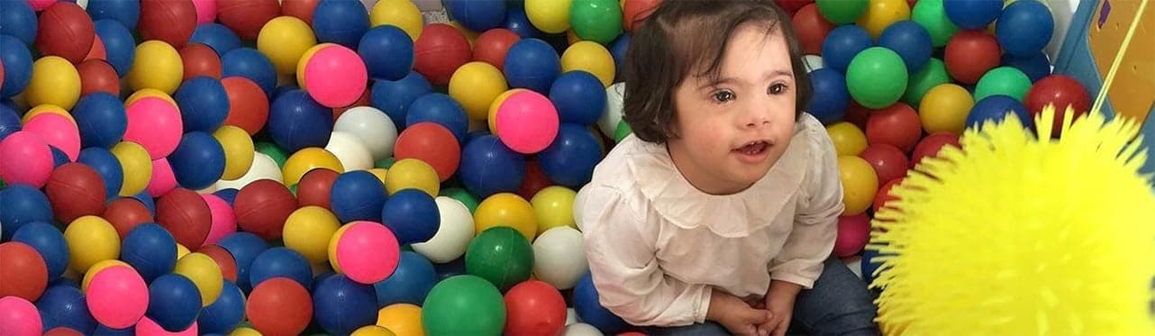 دليل اللغة المناسبة عند الحديث عن متلازمة داون